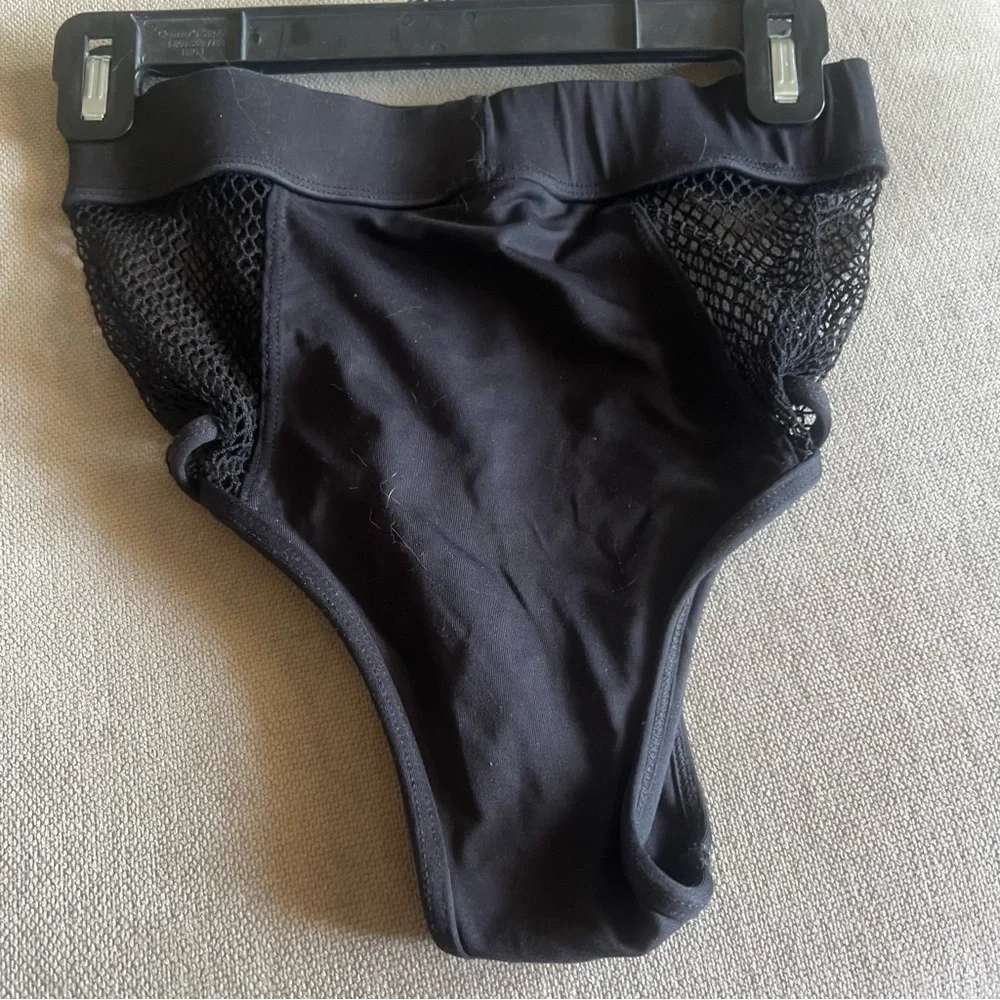 Minimale Animale Mesh Bikini (L) | Black, Retro High Leg - Picture 5 of 7